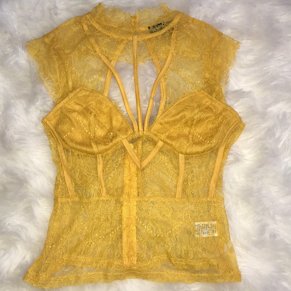 Top Chic Yellow Lace top